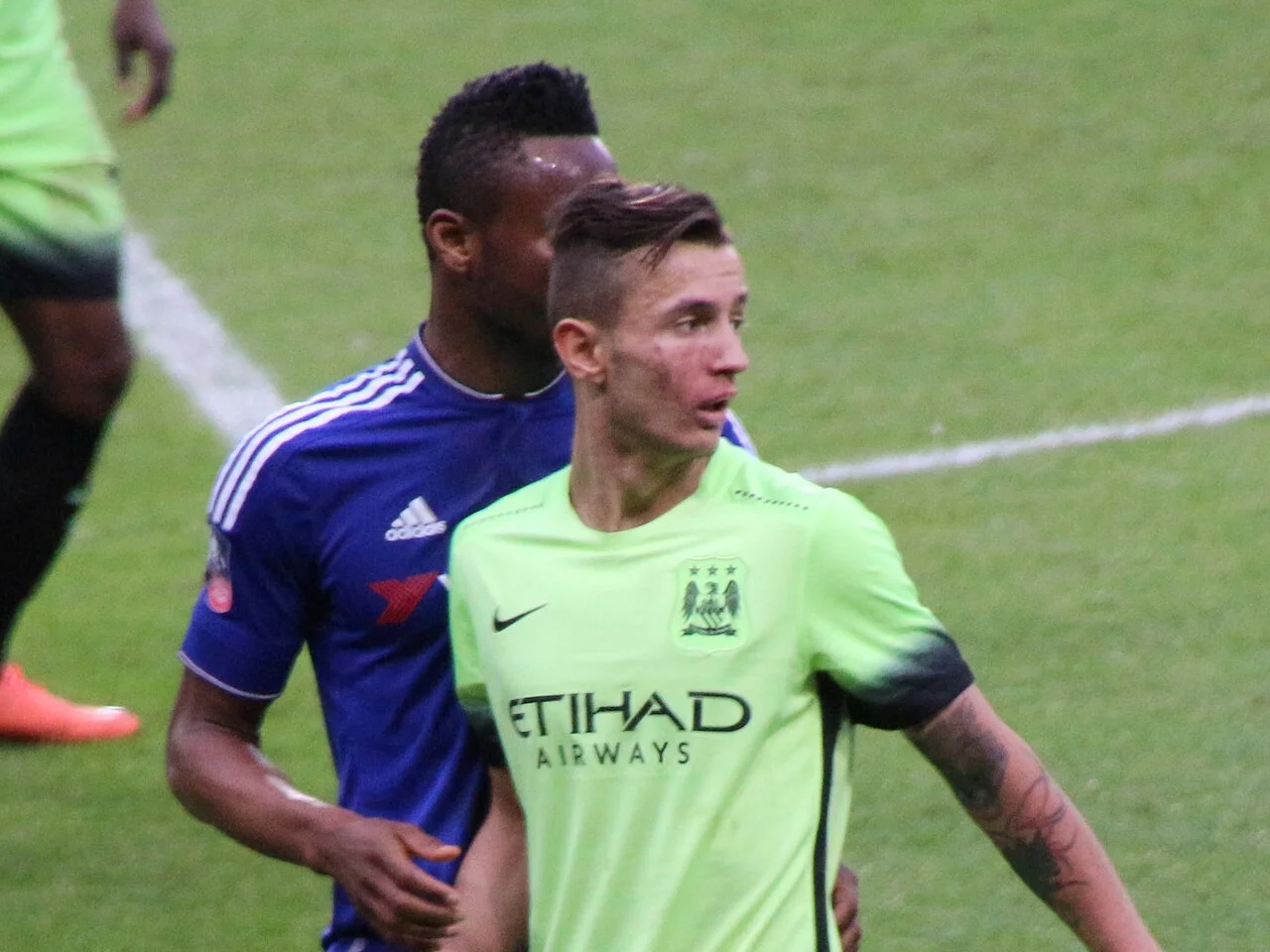 Bersant Celina i Manchester Citys gröna bortatröja under FA-cupmatchen mot Chelsea 2016