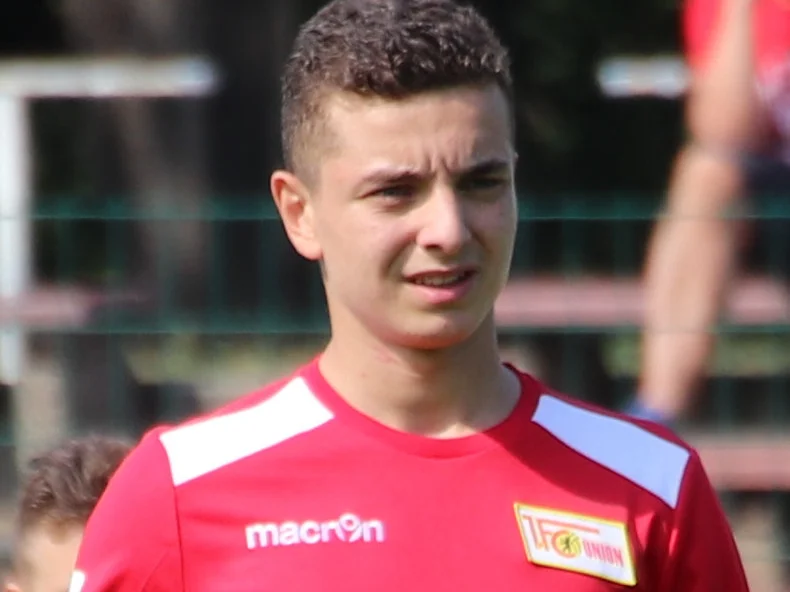 Fisnik Asllani